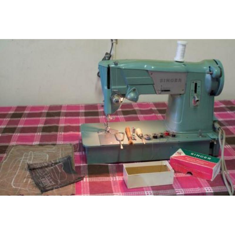 Te koop: Singer 327K naaimachine