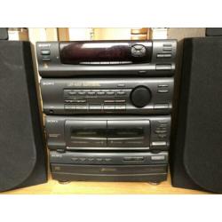 Te koop Sony stereo set.