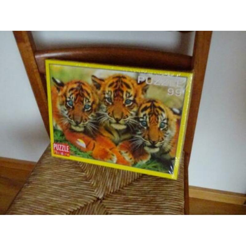 Nieuw 99 stukjes puzzel art NO: AZ 9901/1043, zit nog in de