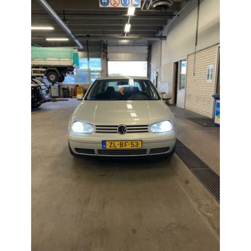 Volkswagen Golf 1.6 74KW 1999 Grijs