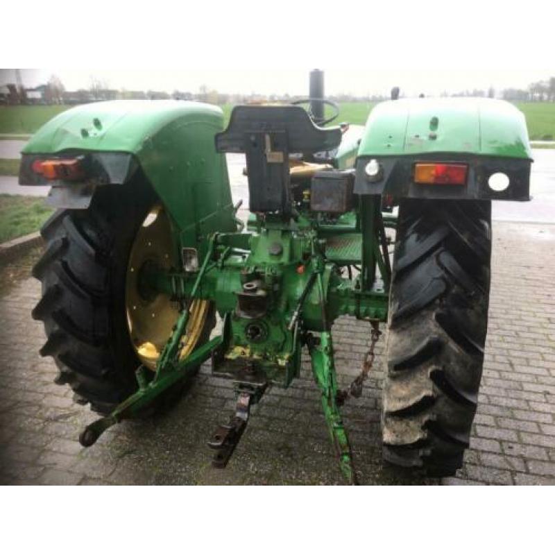 John Deere 2130. Stuurbekrachtiging gratis voorlader
