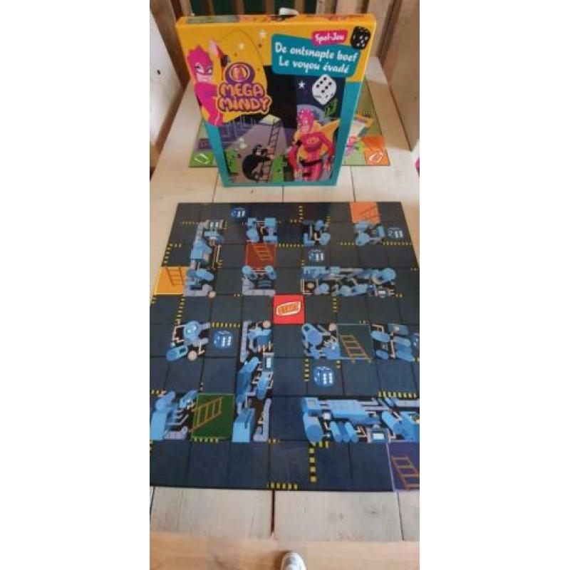 Mega Mindy bordspel met 2 grote speelborden, compleet!