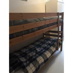 Grenen stapelbed
