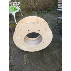 Houten haspels om zelf bijv. sidetafel te maken (i)