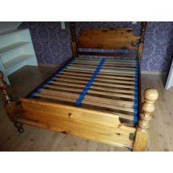 2 persoons houten bed