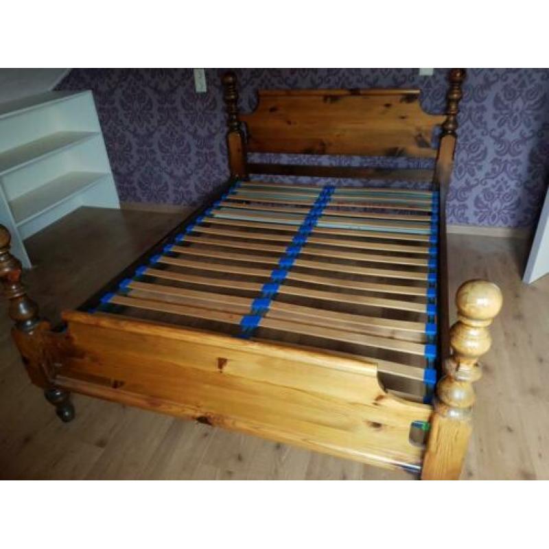 2 persoons houten bed