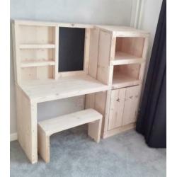 Bureau met krijtbord