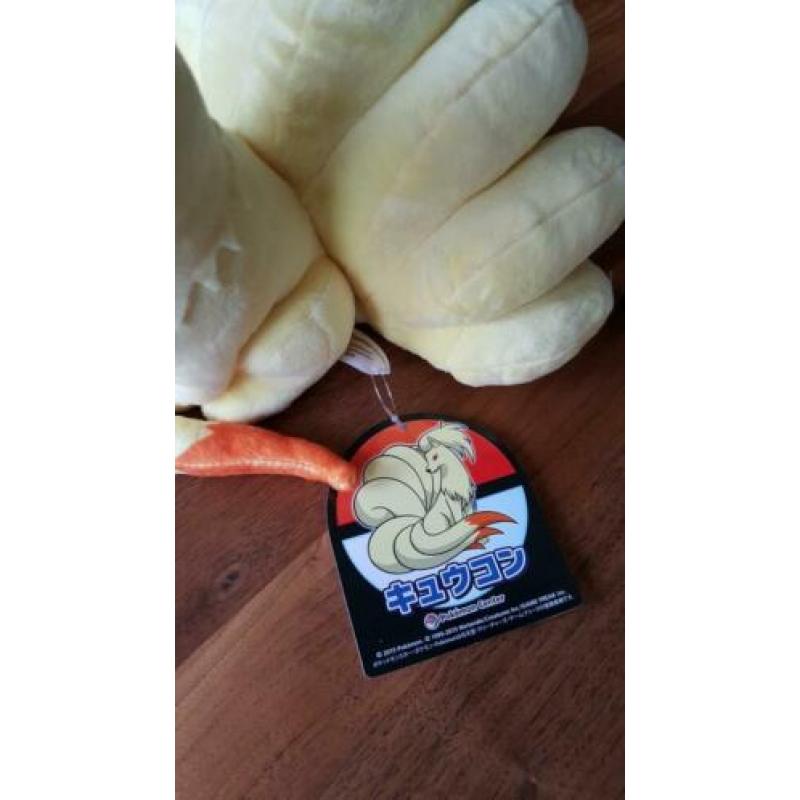 Pokémon Center Ninetales knuffel