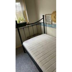 Eenpersoons bed zwart 90/200