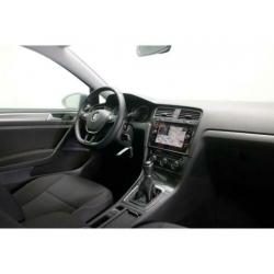Volkswagen Golf 1.0 TSI Trendline Navigatie Parkeersensoren