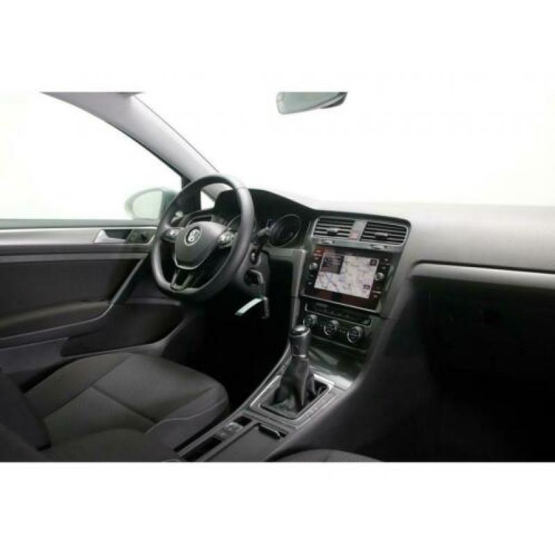 Volkswagen Golf 1.0 TSI Trendline Navigatie Parkeersensoren