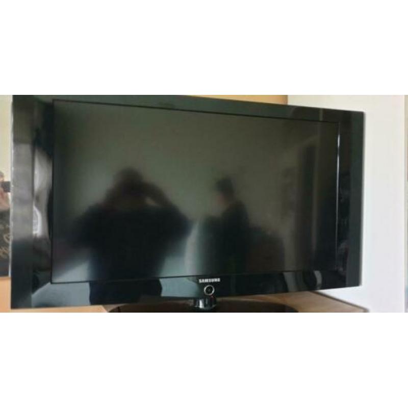 Samsung 40 inch LCD TV