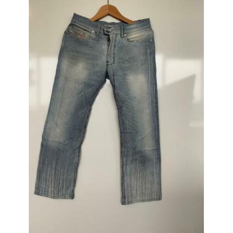 super leuke jeans van Diesel maat 29 streepjes