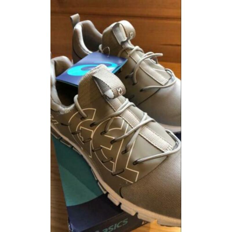 Asics maat 39 (40)