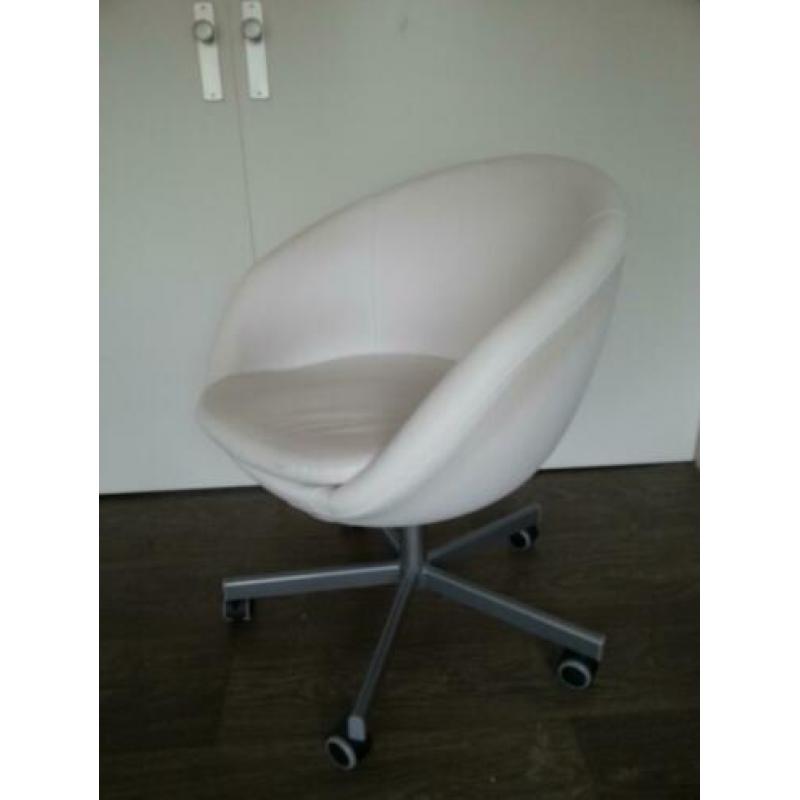 wit kuipstoeltje lederlook gratis