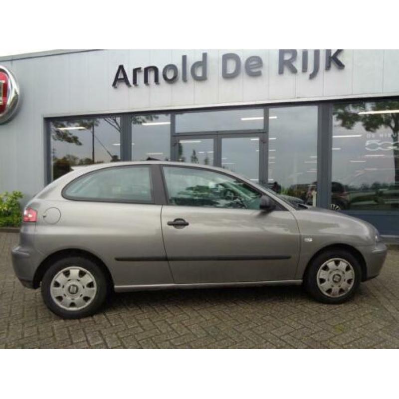 Seat Ibiza 1.4 Automaat met Invalide aanpassing (bj 2004)