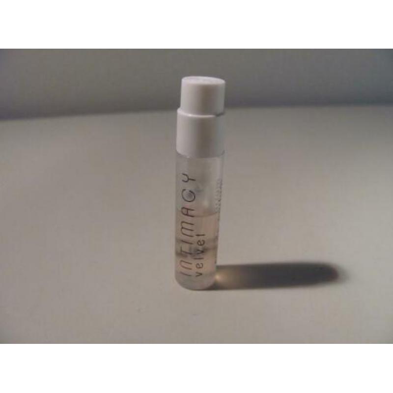 Intimacy - Velvet parfum proefje / sample / monstertje