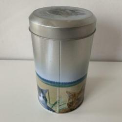 Blik met katten / kattenkoppen (25 cm hoog)