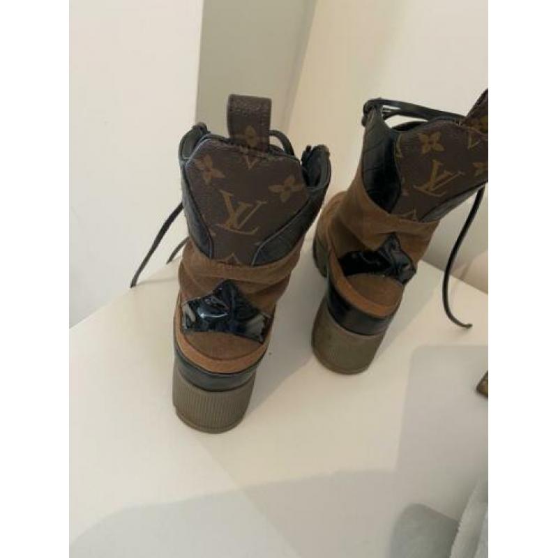 Louis vuiton boots 36 valt groter