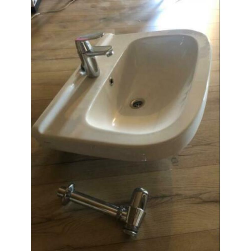 Grohe kraan en sphinx wastafel