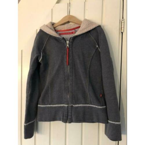 Vest van Bengh met vlinder, maat 134/140