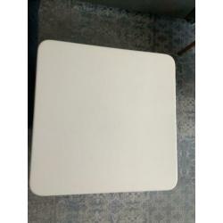 Mooie moderne salontafel