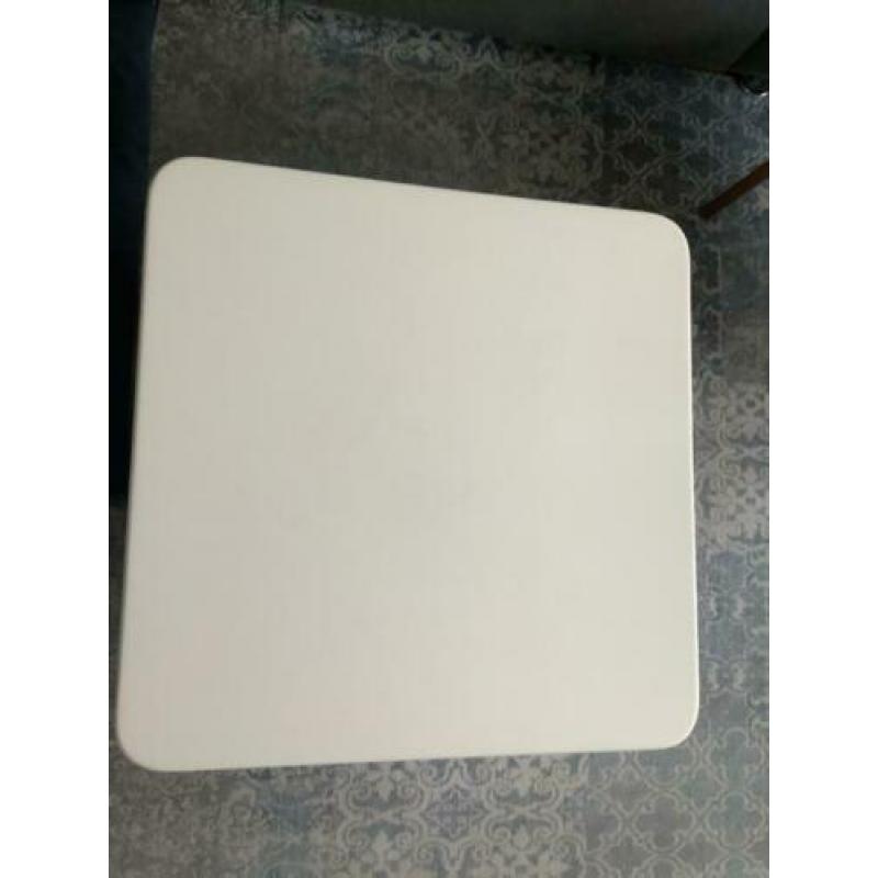 Mooie moderne salontafel
