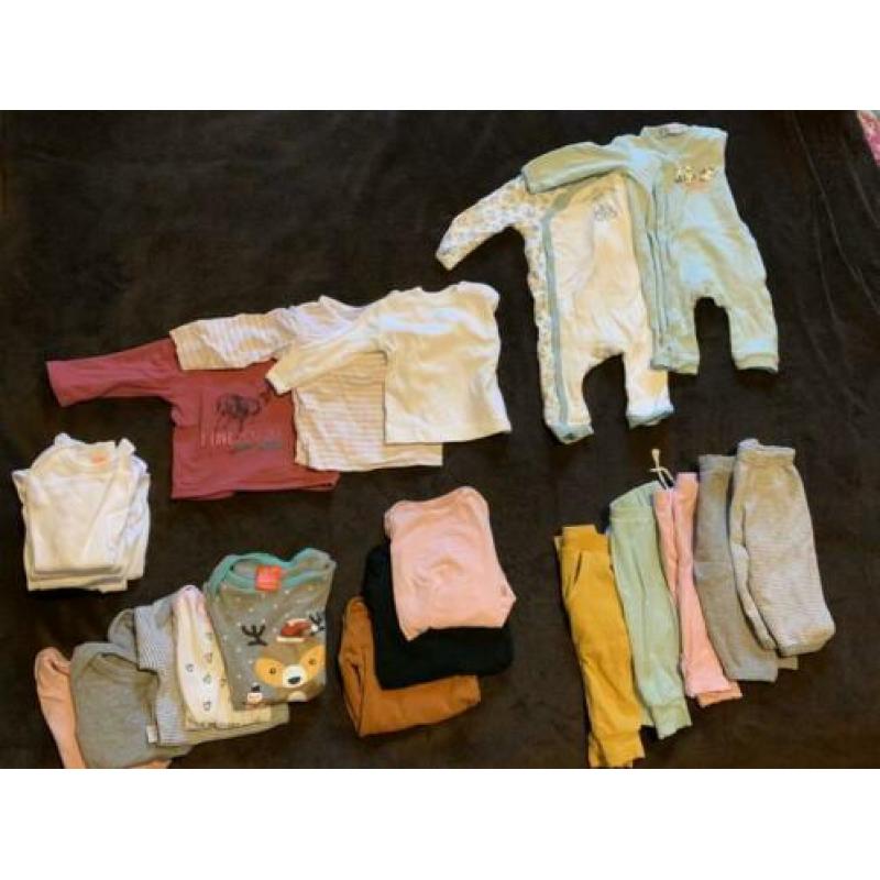 Gehele babygarderobe maat 50/56 unisex/meisje