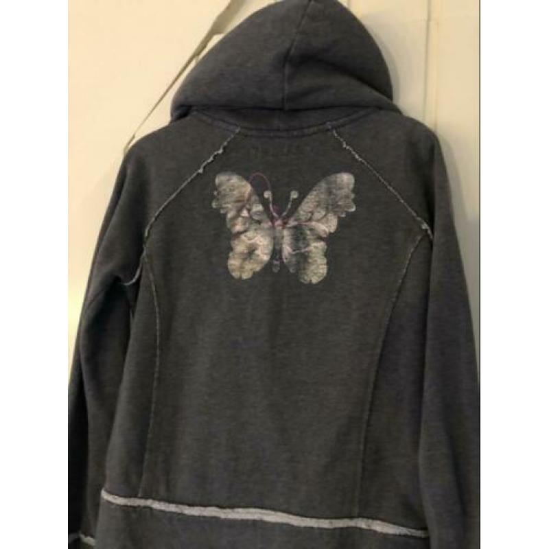 Vest van Bengh met vlinder, maat 134/140