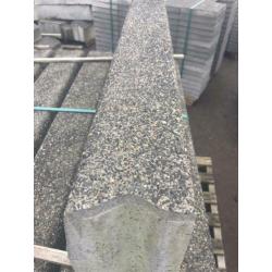 Beton banden natuurlijke uitstraling opsluiting bestrating