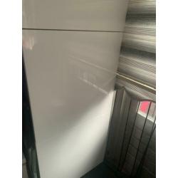 Ikea besta hoogglans kast.
