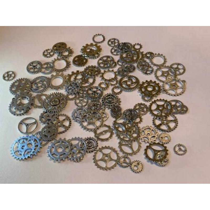 Set van 50 zilveren Steampunk radertjes €3,50