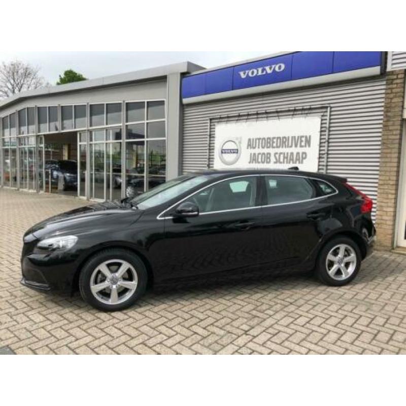 Volvo V40 2.0 D2 Momentum Business (bj 2015)