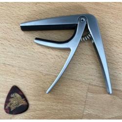 Te koop: Akoestische gitaar, met standaard en draagtas