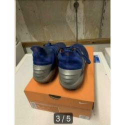 Heren voetbal schoenen maat 43/5. Even goed de adv lezen!!!