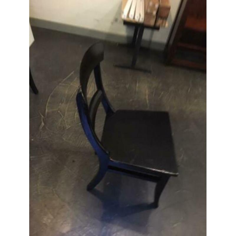5 leuke stoere zwarte massief teak houten stoelen € 30,- pst