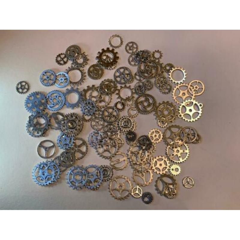 Set van 50 zilveren Steampunk radertjes €3,50