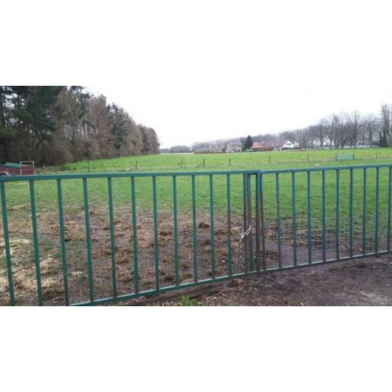 Weide poort tekoop
