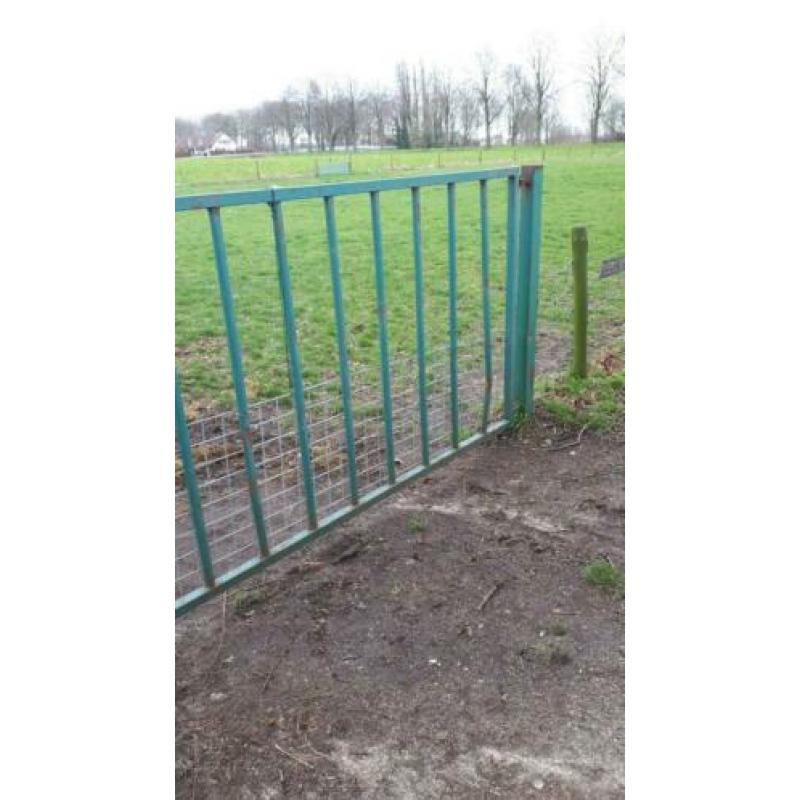 Weide poort tekoop