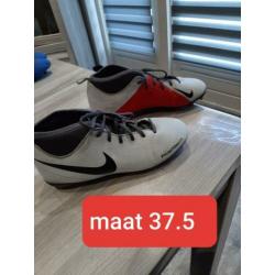 Voetbal schoenen kindermaat