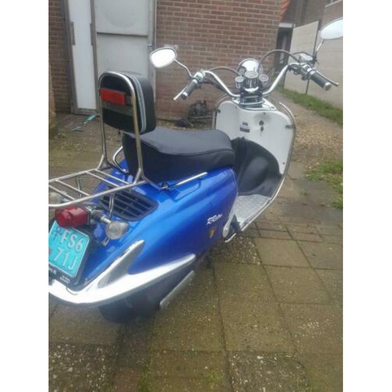Grande Retro Snorscooter izgs