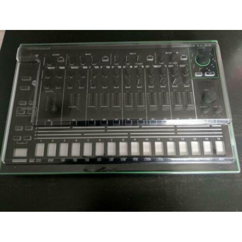 Roland TR-8 incl. decksaver