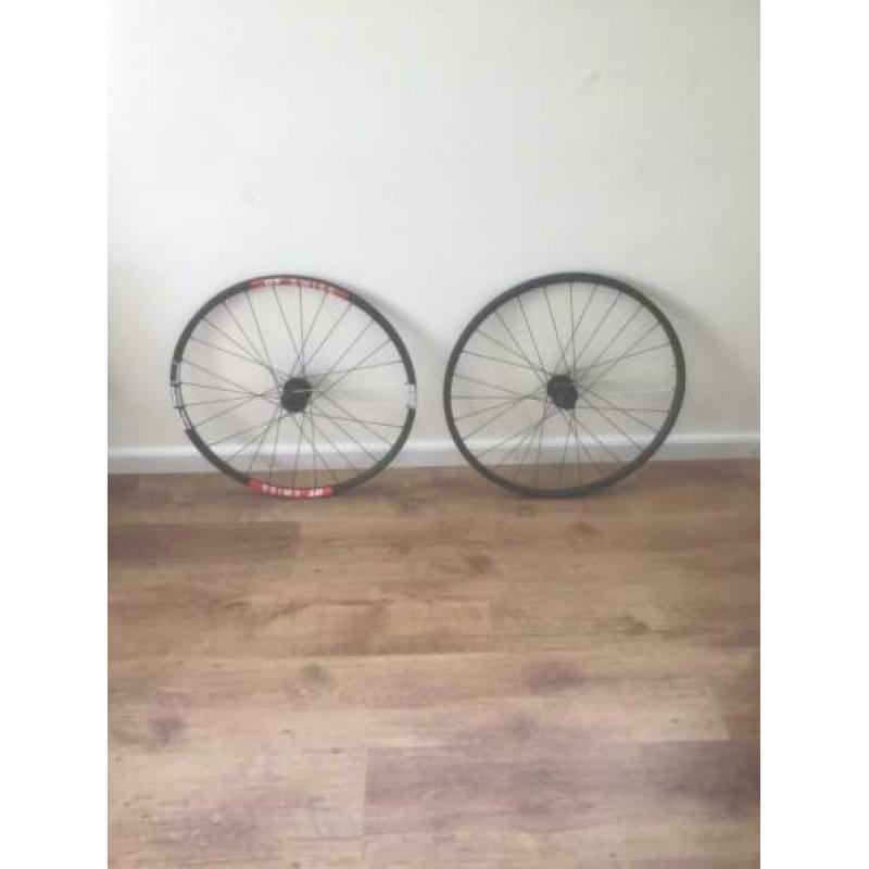 DT Swiss wielset mountainbike 26 inch