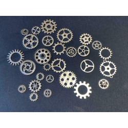 Set van 50 zilveren Steampunk radertjes €3,50