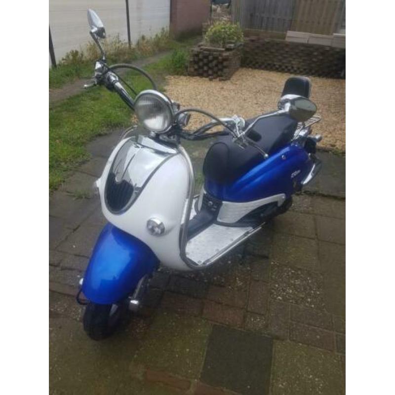 Grande Retro Snorscooter izgs