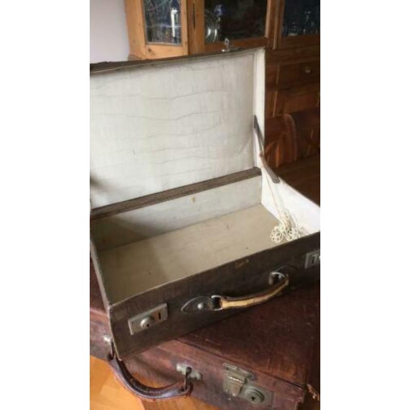 2 vintage leren koffers met crocoprint zumpolle