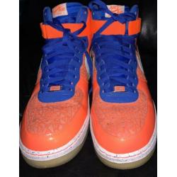 Nike Air Force 1 High Sheed “Roscoe” – Total Crimson Maat 44