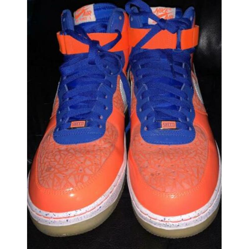 Nike Air Force 1 High Sheed “Roscoe” – Total Crimson Maat 44