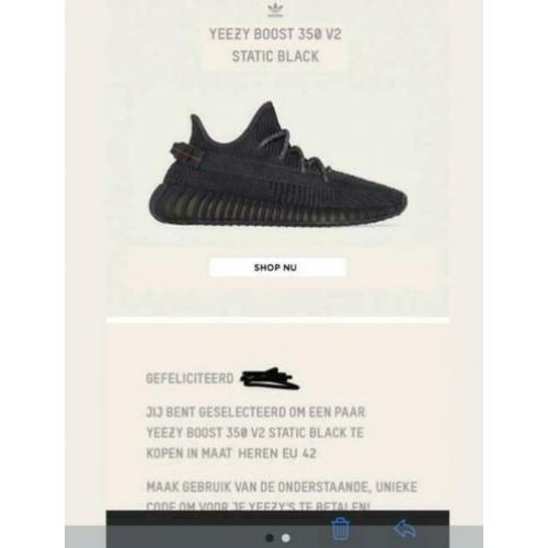 Yeezy 350 v2 triple black 42