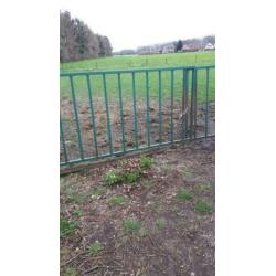 Weide poort tekoop